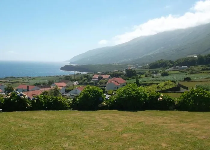 Casas Da Figueira * São Roque do Pico
